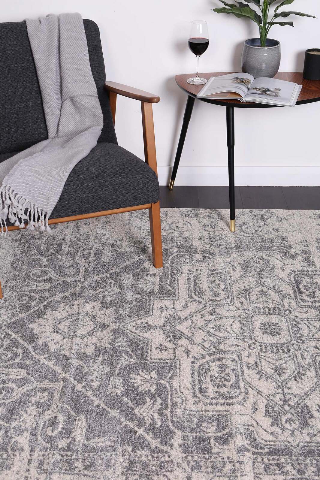delicate-audrey-ivory-grey-rug 200x290